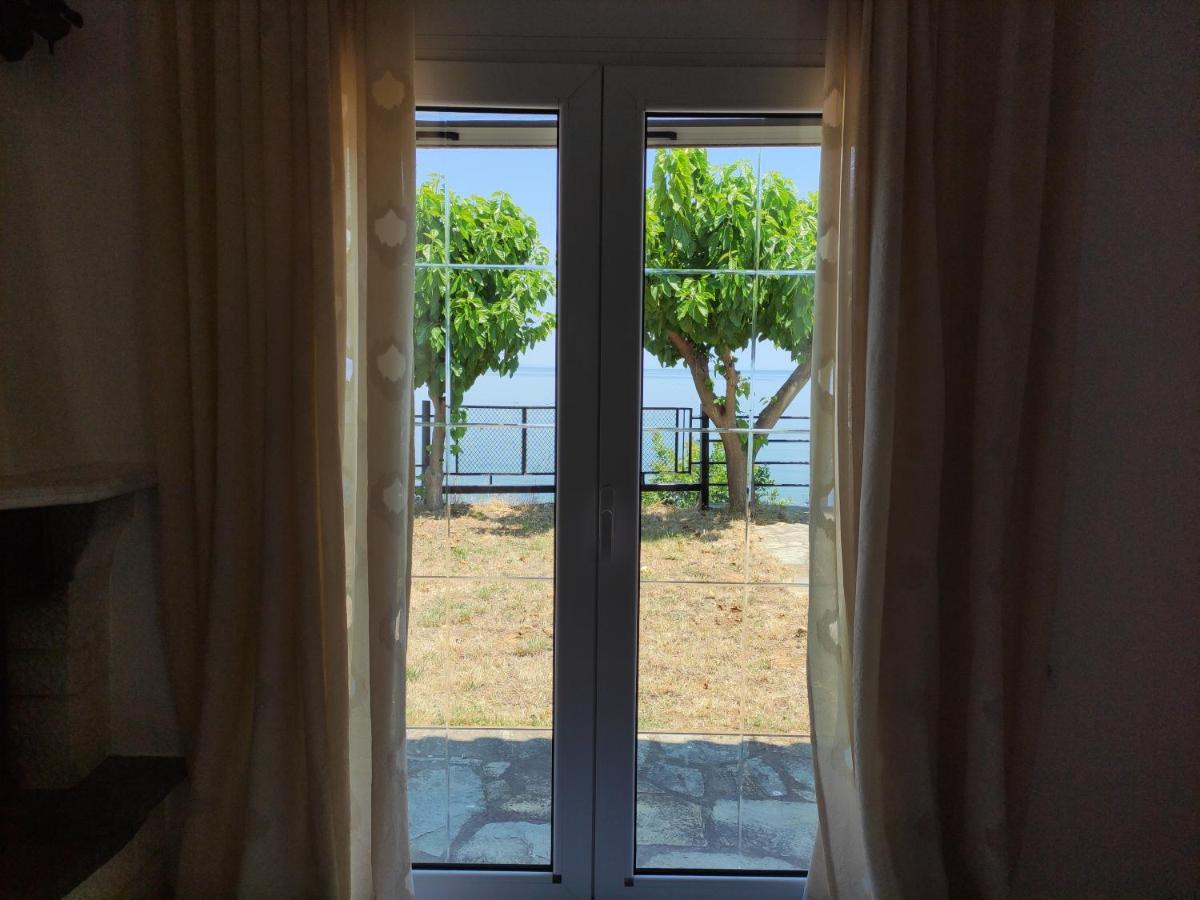 White Clam Vintage House With Sea View & Garden Villa Makrygialos Bagian luar foto